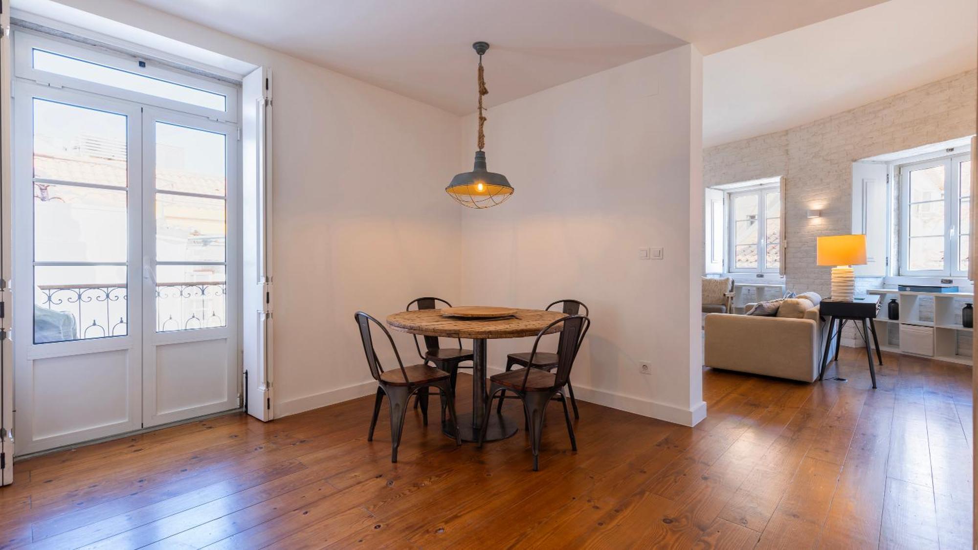 Charming 3Bdr Duplex In City Center By Lovelystay Лісабон Екстер'єр фото