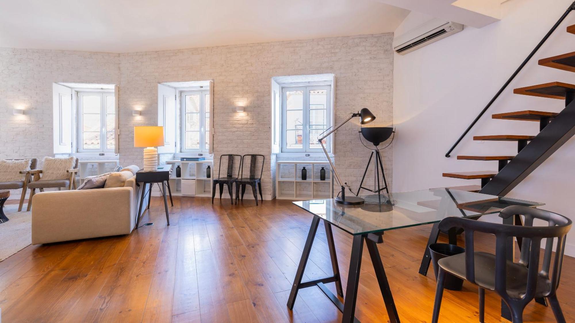 Charming 3Bdr Duplex In City Center By Lovelystay Лісабон Екстер'єр фото