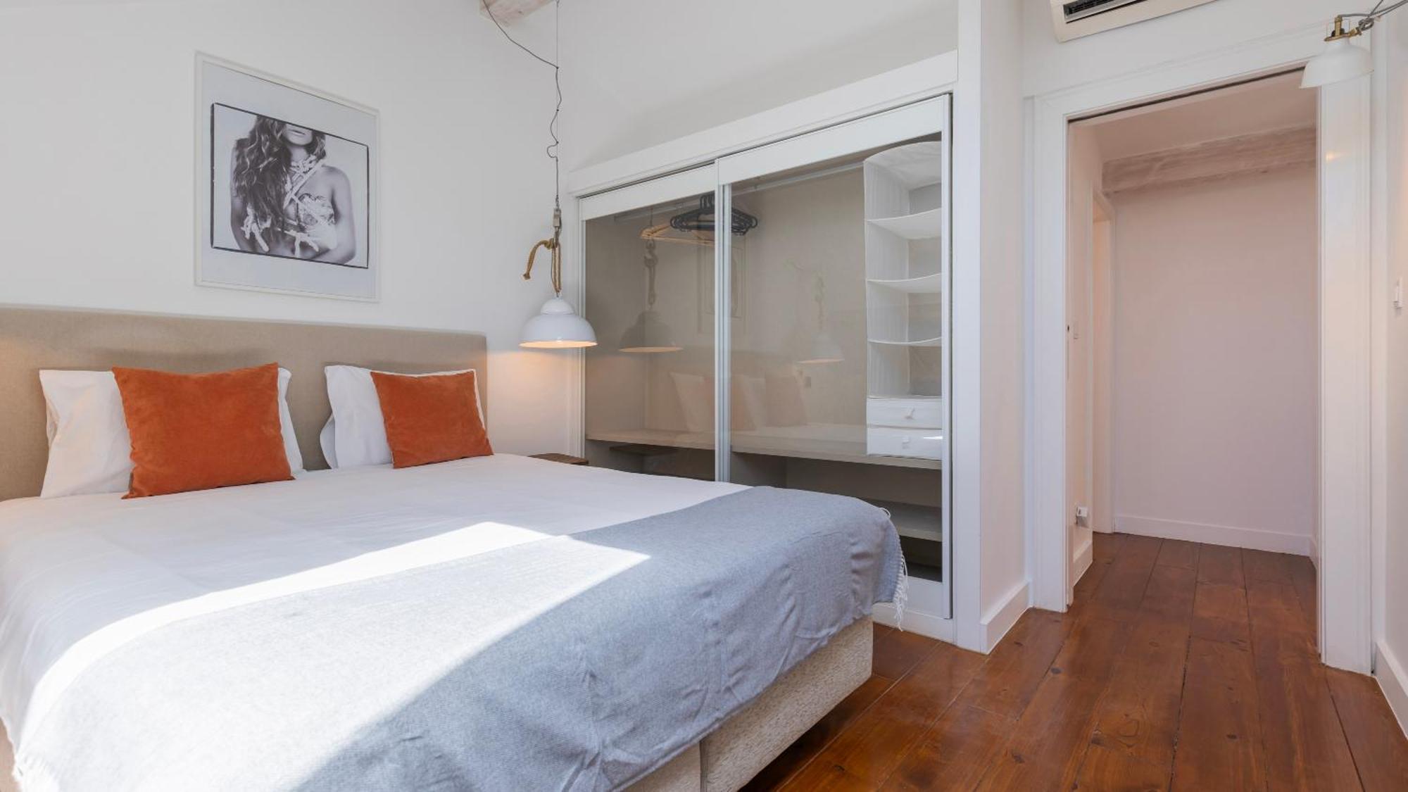 Charming 3Bdr Duplex In City Center By Lovelystay Лісабон Екстер'єр фото